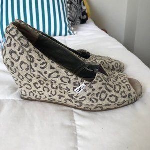 Women's leopard Toms wedges